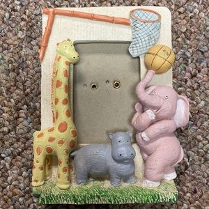 Vintage 3D Noahs Ark animals 3”x2” photo frame